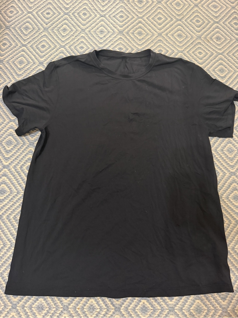 Women’s Lululemon black tshirt